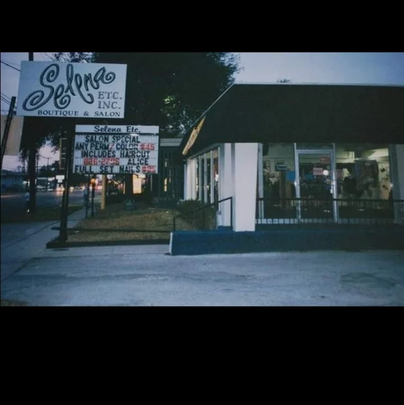 Selena Quintanilla Memorabilia Small Trinket from San Antonio Boutique - Picture 10 of 10